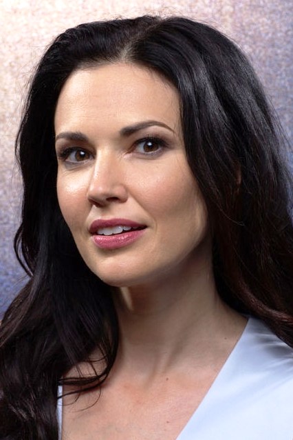 Laura Mennell